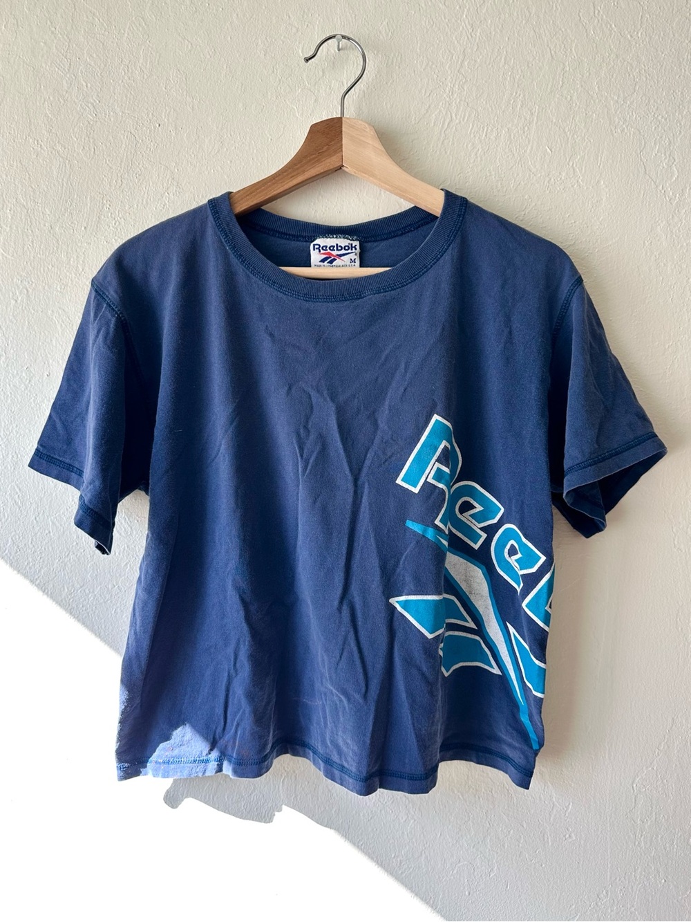 Vintage 1990s cropped boxy navy blue reebok t-shirt size medium 100% cotton usa